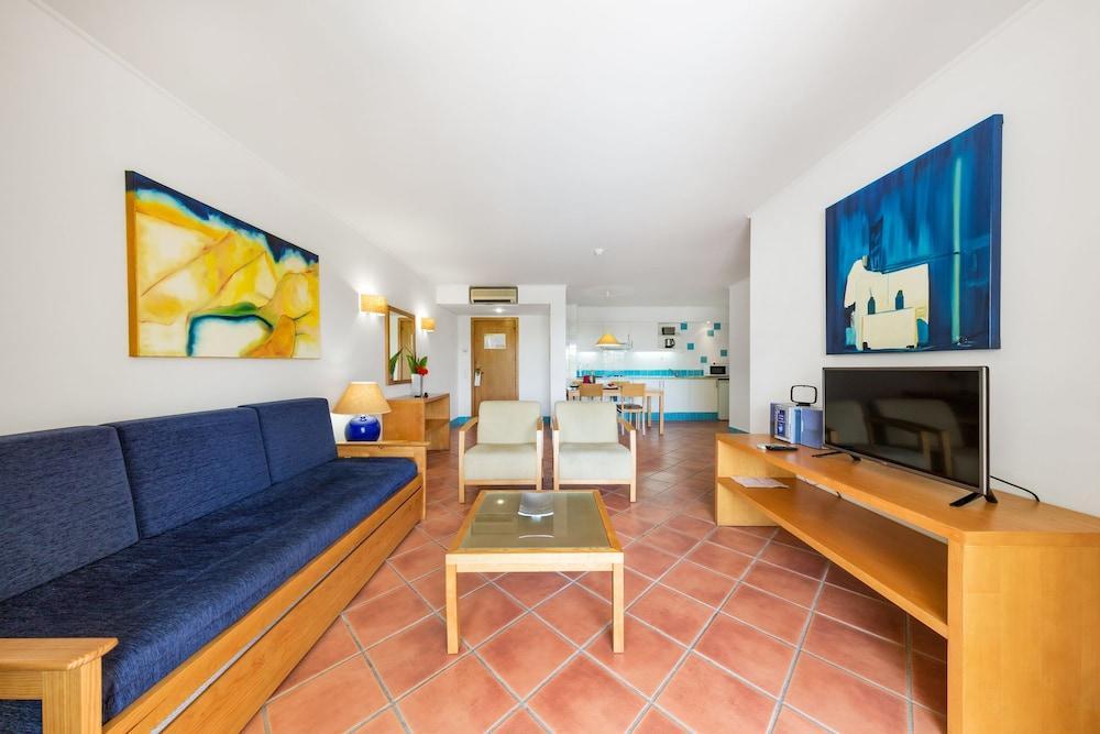 The Patio Suite Hotel อัลบูเฟรา ภายนอก รูปภาพ