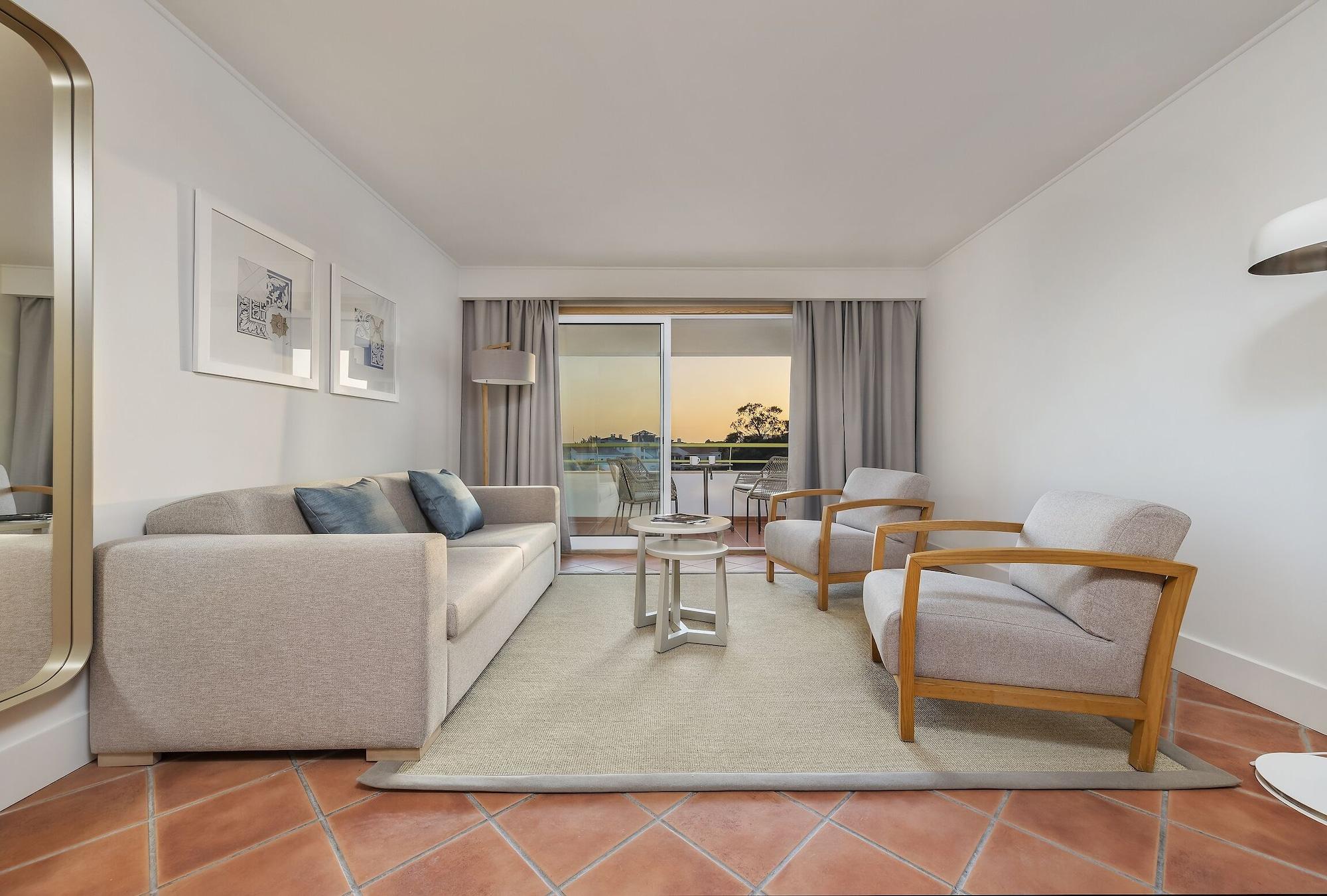 The Patio Suite Hotel อัลบูเฟรา ภายนอก รูปภาพ