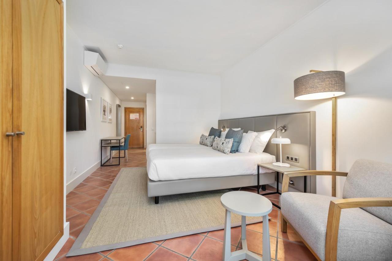 The Patio Suite Hotel อัลบูเฟรา ภายนอก รูปภาพ