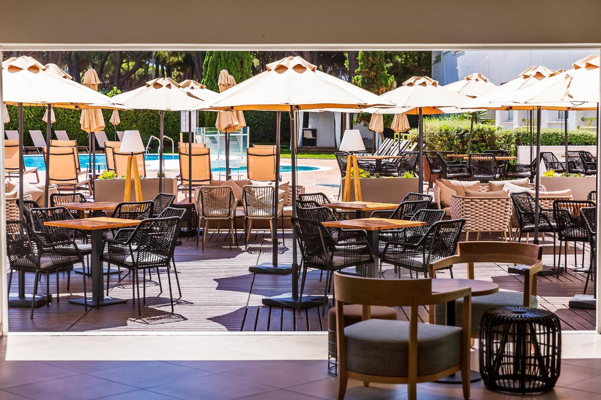 The Patio Suite Hotel อัลบูเฟรา ภายนอก รูปภาพ