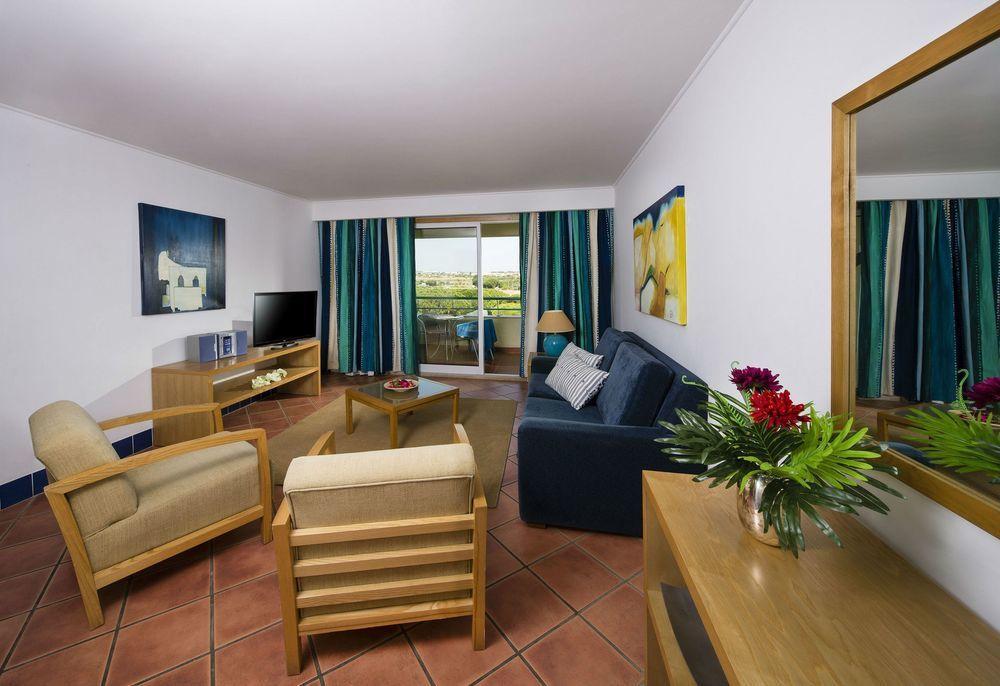 The Patio Suite Hotel อัลบูเฟรา ภายนอก รูปภาพ